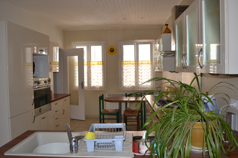 Maison de village T5 St Agrève parfait état Maison de village 5 St Agrève Centre village parfait état